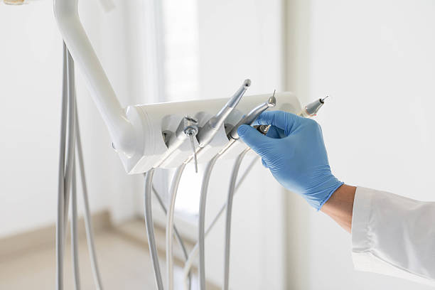 24/7 Emergency Dental Veneers experts in Fountainebleau, FL